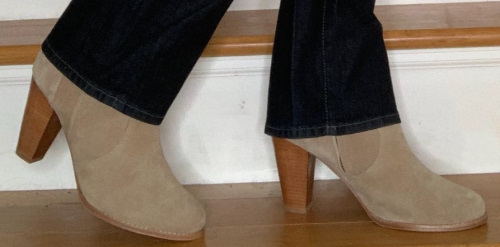Ankle boots with Bootcut Jeans