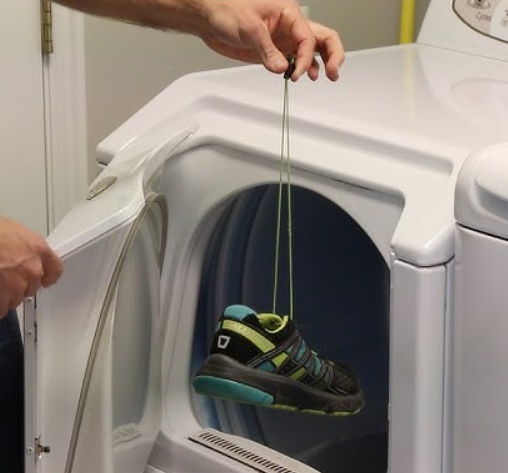How To Dry Shoes After Washing Without Damaging Them? | Chooze Shoes