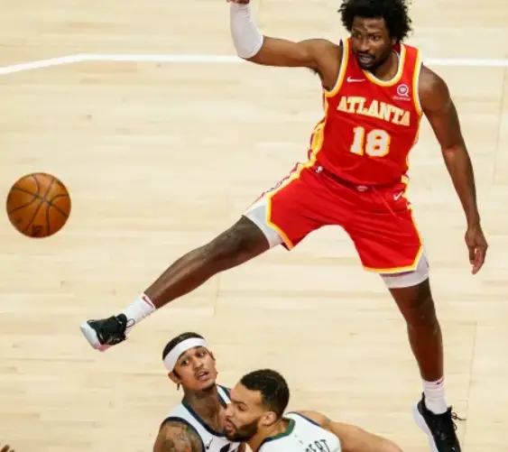 Solomon Hill shoes